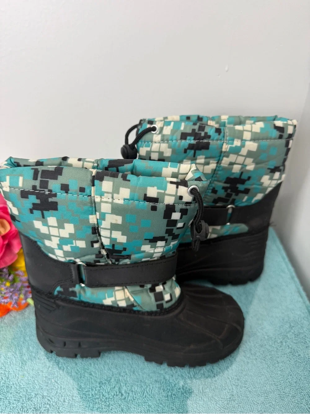 Kids Teal Patterned Waterproof Snow Boots with Easy Toggle Closure